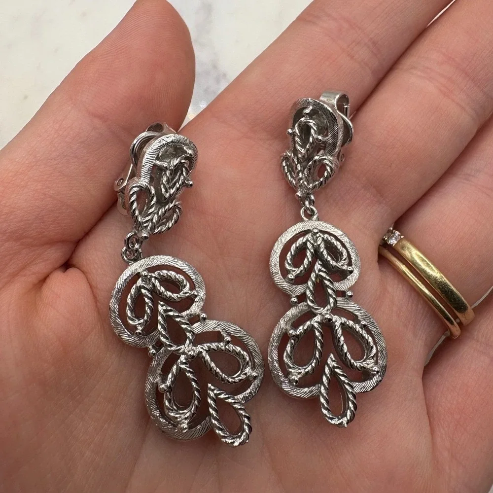 Vintage 1960'S Crown Trifari Silver Filigree Dangle Earrings Excellent Condition